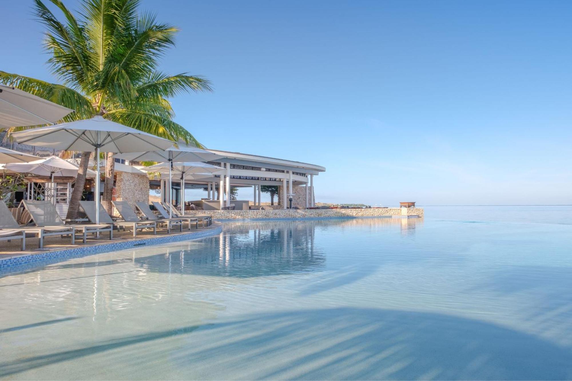 منتجع فيجي ماريوت مومي بييه Momi المظهر الخارجي الصورة Infinity pool at the resort