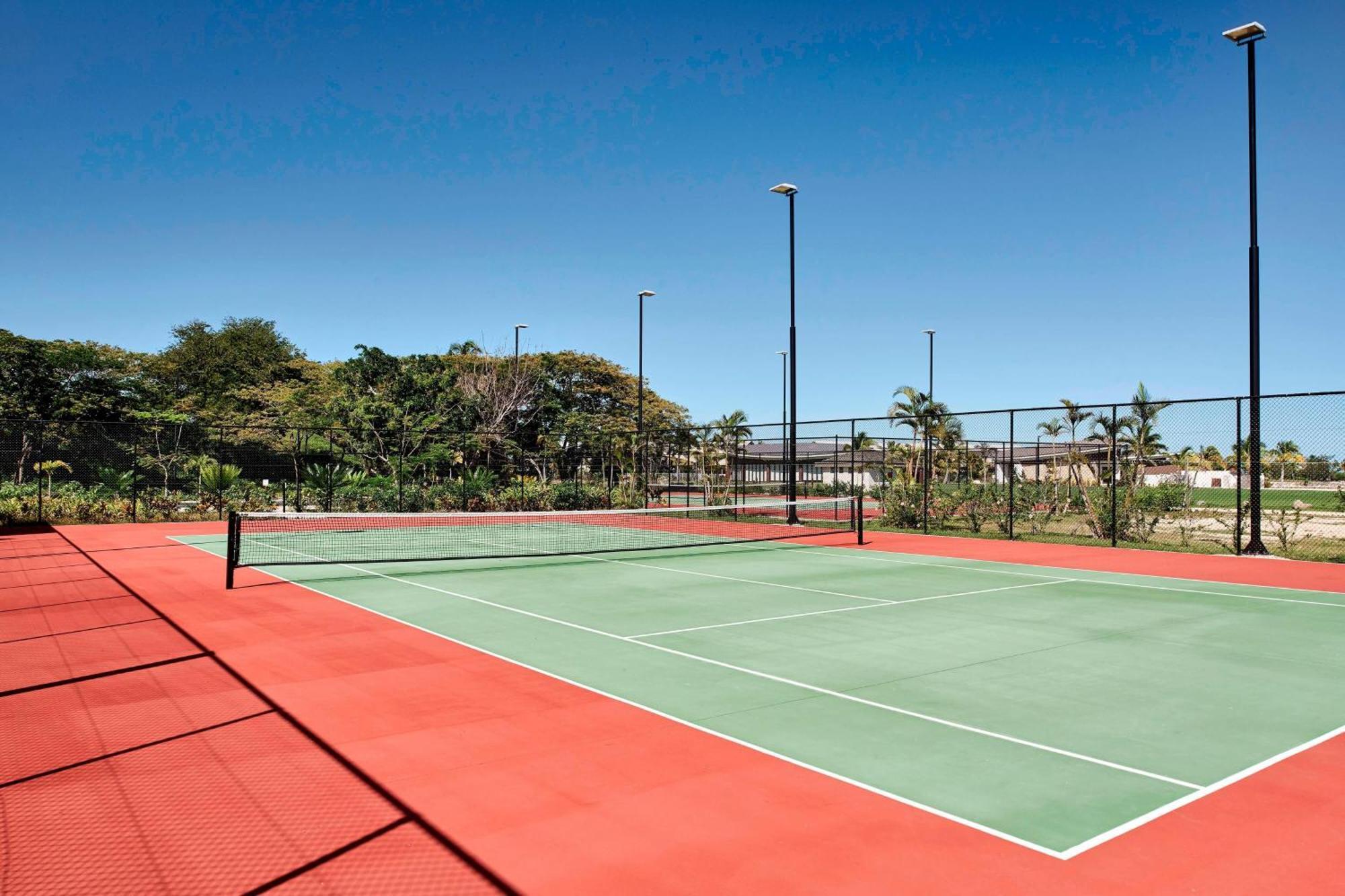 منتجع فيجي ماريوت مومي بييه Momi المظهر الخارجي الصورة Tennis court at the University of the Sunshine Coast