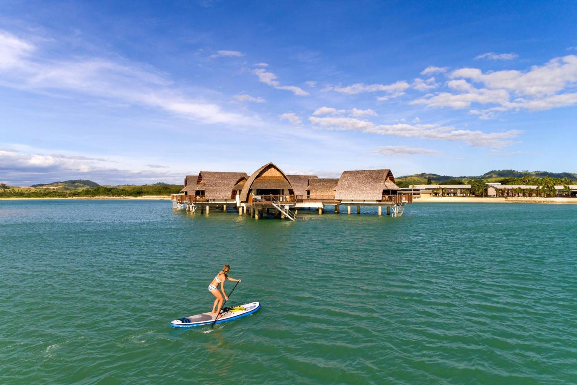منتجع فيجي ماريوت مومي بييه Momi المظهر الخارجي الصورة The resort's overwater bungalows