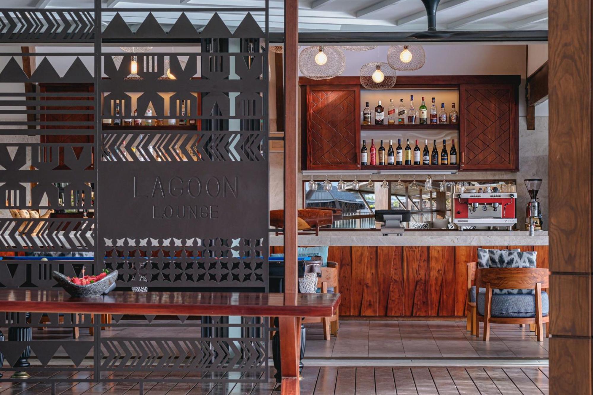 منتجع فيجي ماريوت مومي بييه Momi المظهر الخارجي الصورة The bar at the restaurant