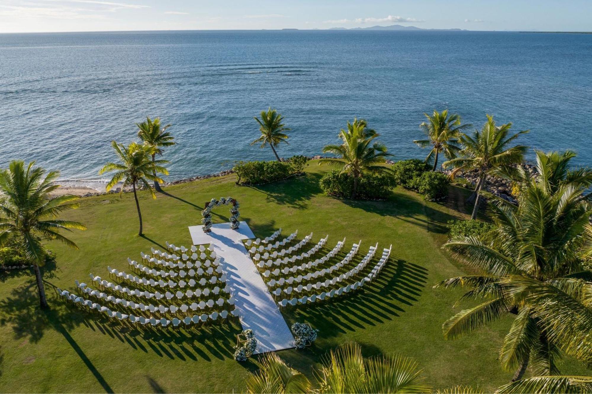 منتجع فيجي ماريوت مومي بييه Momi المظهر الخارجي الصورة The Beachfront Lawn at Four Seasons Resort Maui
